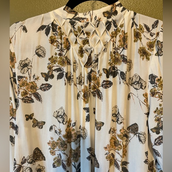 Free People Pebble Crepe So Fine Smocked Tunic Top Ivory Combo Large Butterfly - Picture 5 of 9